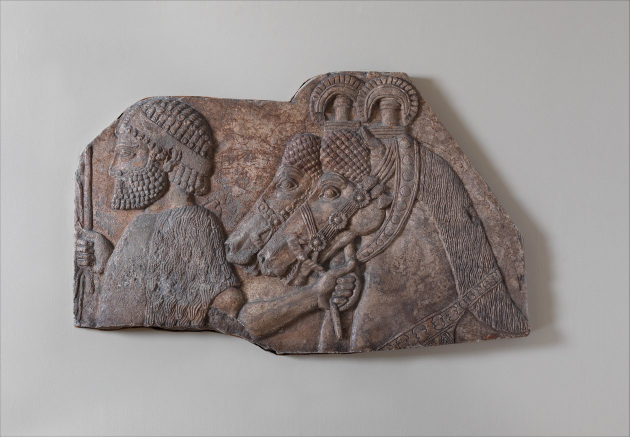 外国新郎在支流游行，c.721-05 BC（石膏雪花石膏） 作者 新亚述人新亚述人