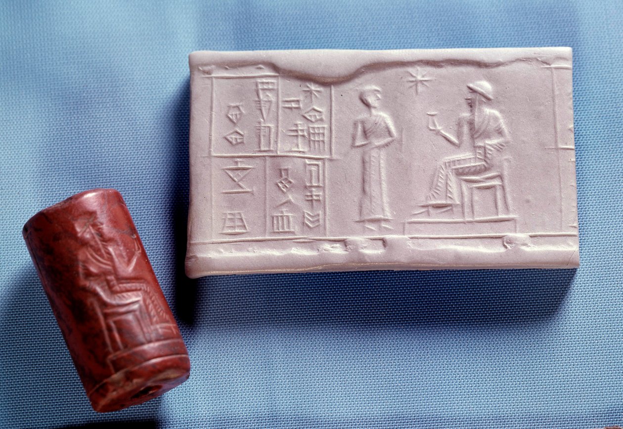 美索不达米亚：代表对神说话的人物的石英石印章和造型（印记）。 新苏美尔时期（约公元前 2150-2000 年） 0.030 m 巴黎，卢浮宫 作者 新苏美尔人