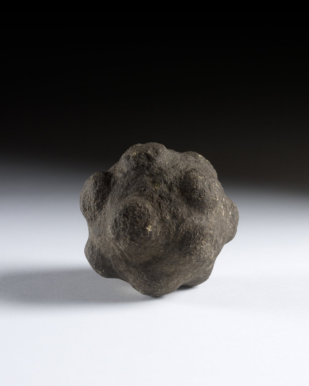 雕刻球，新石器时代晚期，苏格兰，c.3750-2000 BC 作者 新石器时代