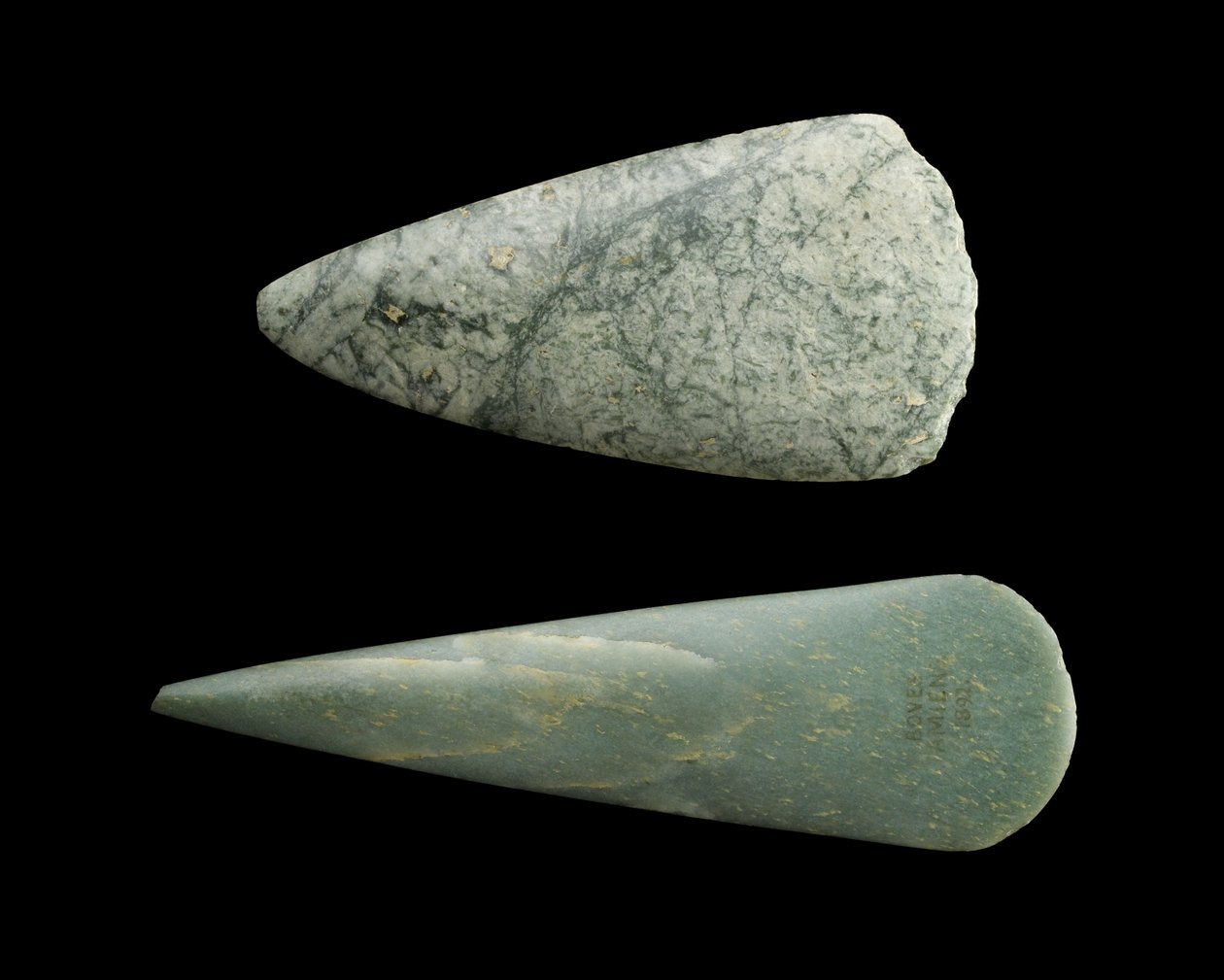 翡翠轴，新石器时代（中欧），c.5500-c.1800 BC（翡翠） 作者 新石器时代