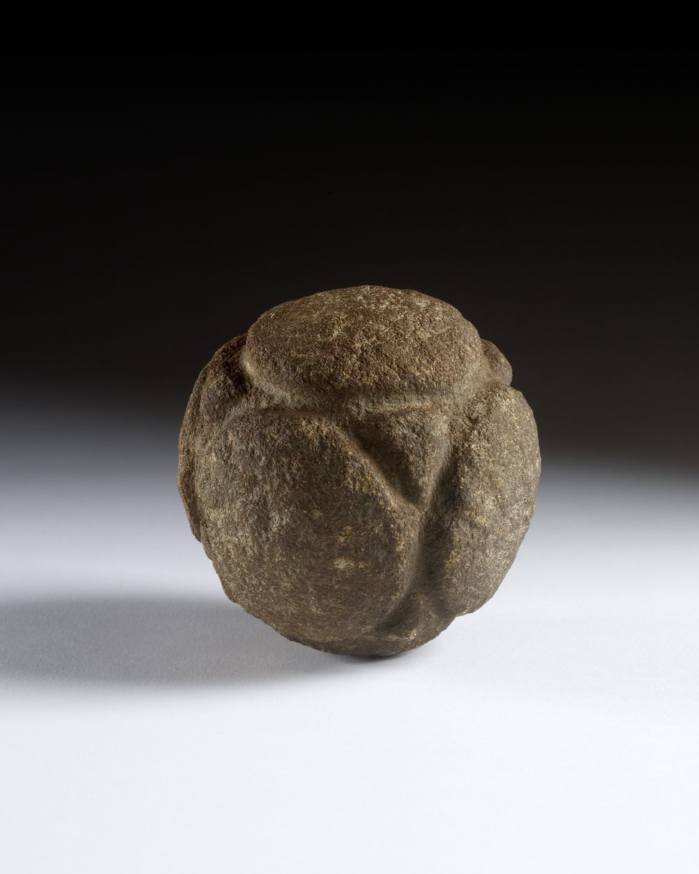 雕刻球，新石器时代晚期，苏格兰，c.3750-2000 BC 作者 新石器时代