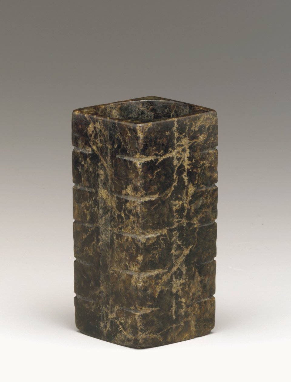 Tall tube (cong) Lake Tai region, Liangzhu culture, 3300-2250 BC (jade) 作者 新石器时代中文学校