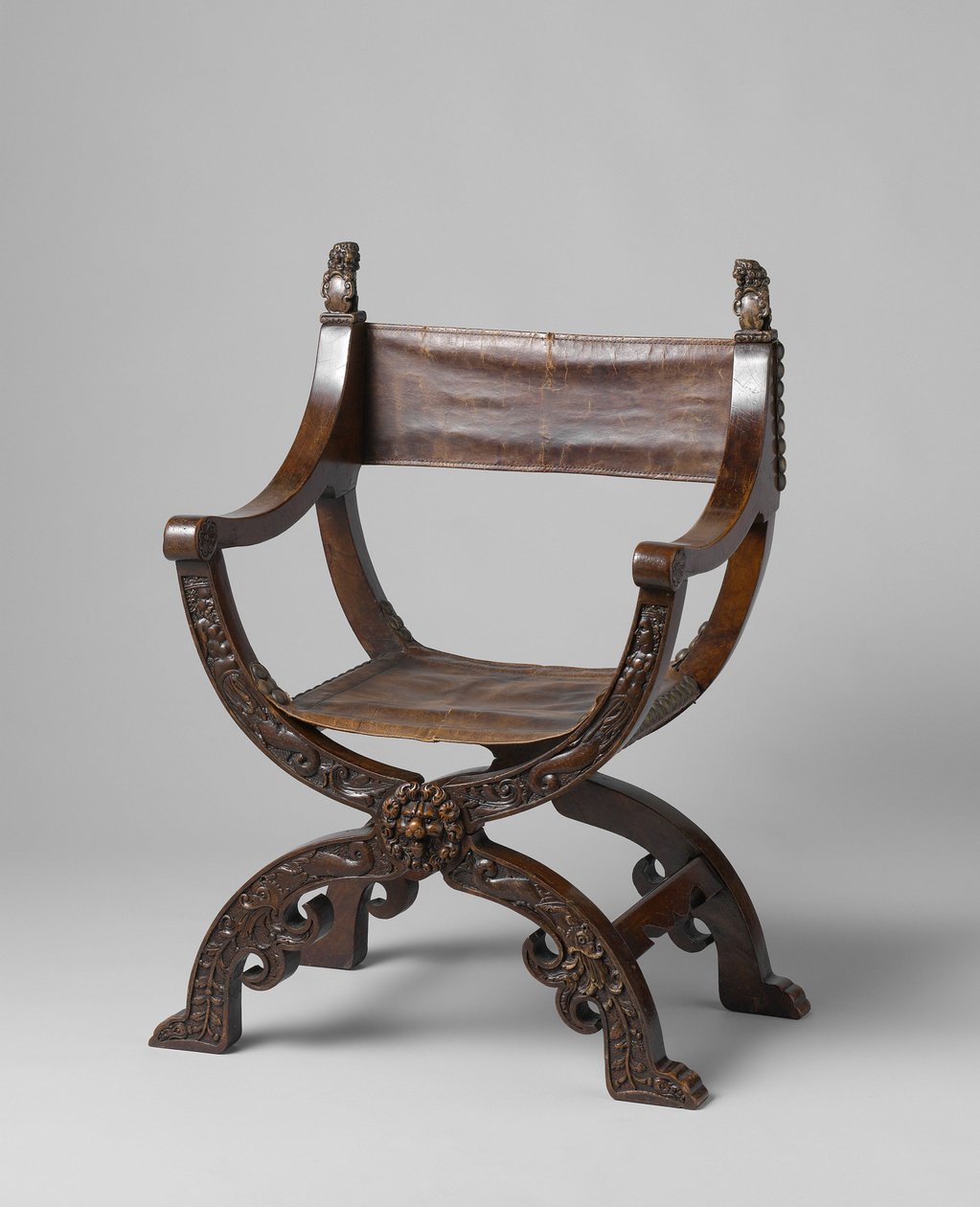 折叠椅，c.1620-50（胡桃木） 作者 荷兰语学校