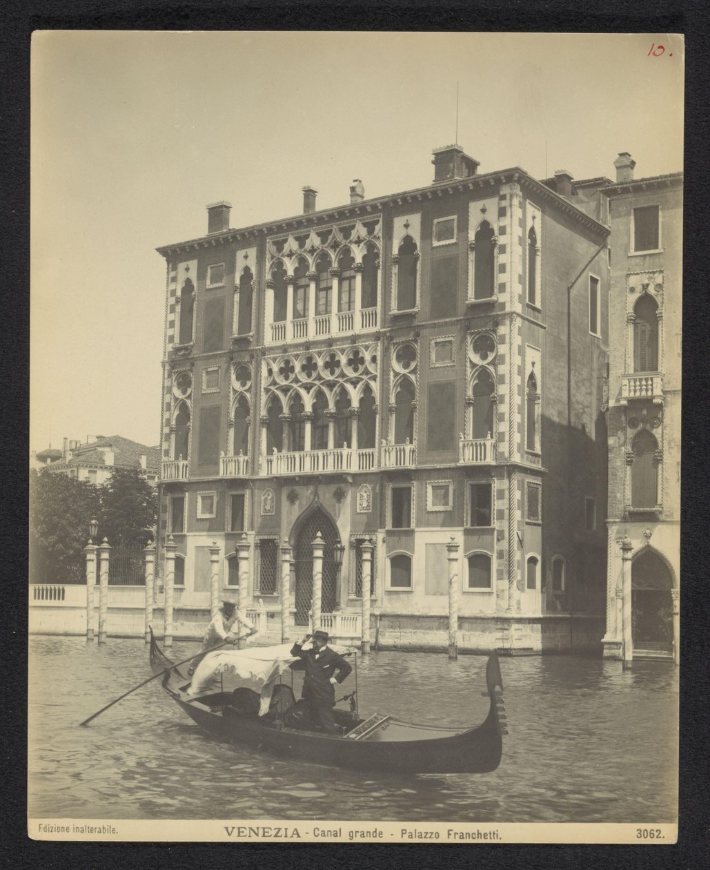 Exterieur van het Palazzo Cavalli-Franchetti te Venetië
威尼斯 - 大运河 - 弗朗切蒂宫 (物体上的标题) 作者 新摄影协会