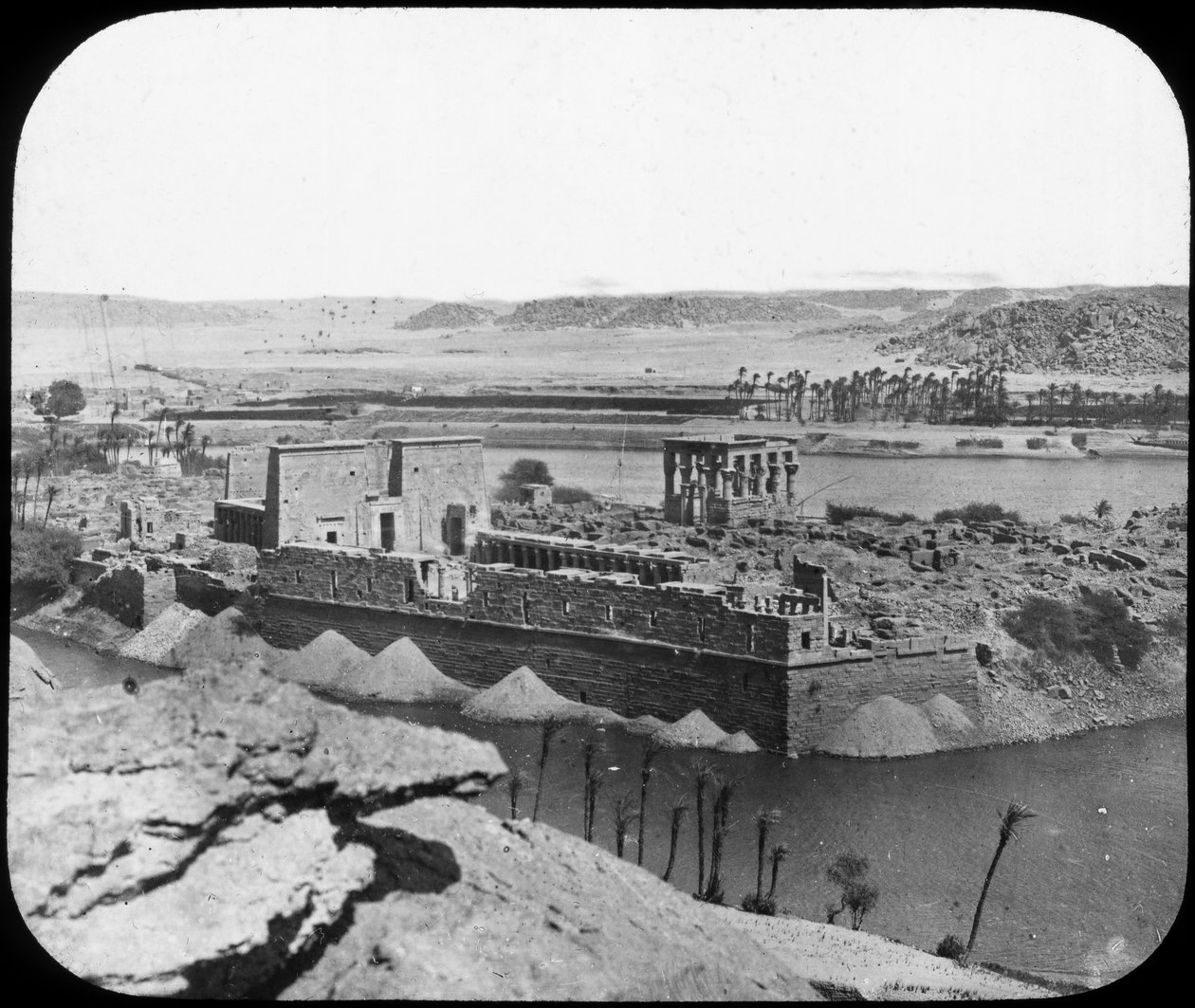废墟全景，菲莱，埃及，c1890。 作者 牛顿公司