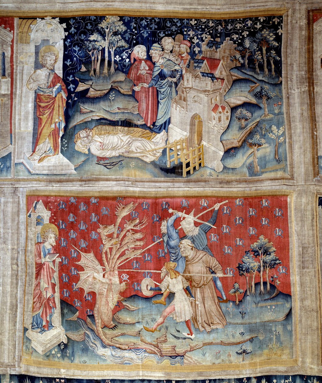 The curtain of the Apocalypse: the corpses lie on the ground, the dragon fights the servants of God incarnated by a monk and laics. 1373-1383. made by Nicolas Bataille (1330-1405) Angers, museum of the tapestry 作者 尼古拉斯·巴塔耶（Nicolas Bataille）
