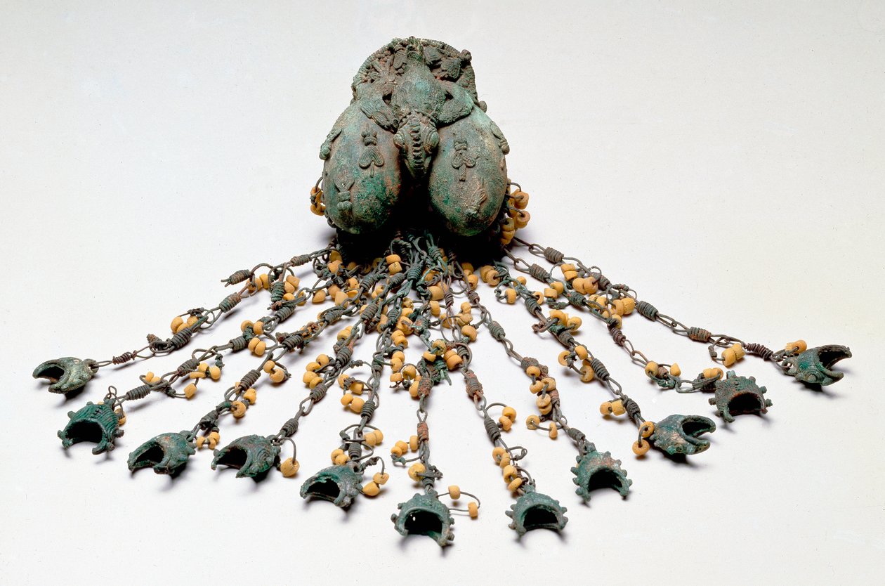 双重鸡蛋吊坠，Igbo-Ukwu，9至10世纪（含铅青铜） 作者 尼日利亚文
