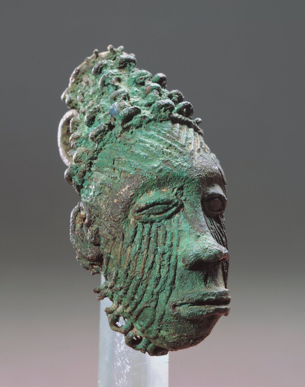 代表人头的吊坠，Igbo-Ukwu，9-10世纪（含铅青铜） 作者 尼日利亚文