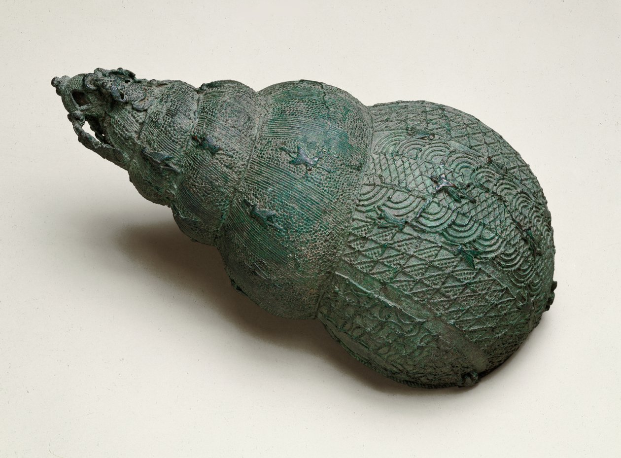 容器形式的壳，Igbo-Ukwu，9-10世纪（含铅青铜） 作者 尼日利亚文