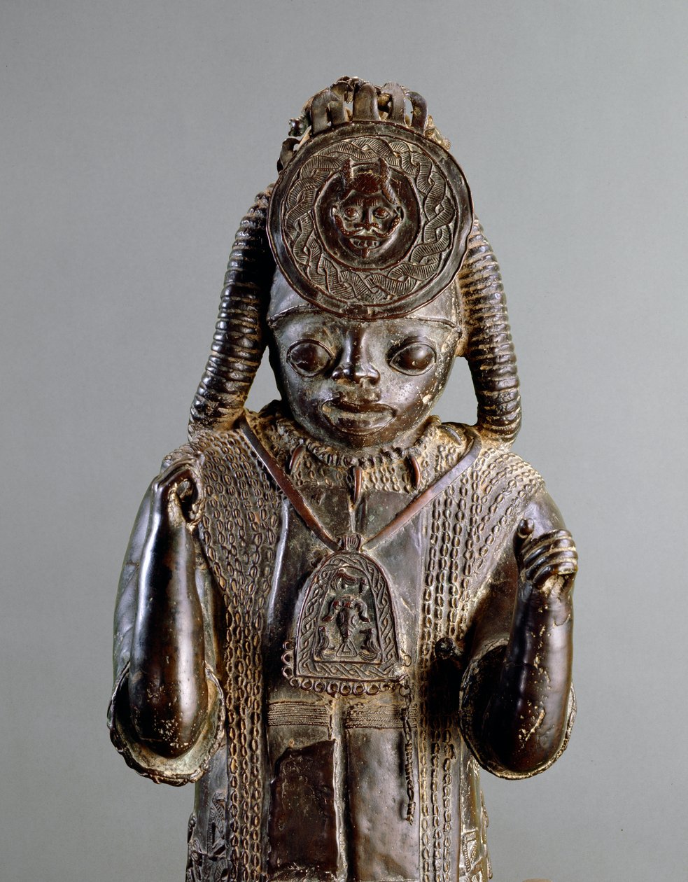 战士，Tsoede，14至15世纪（锡青铜） 作者 尼日利亚文