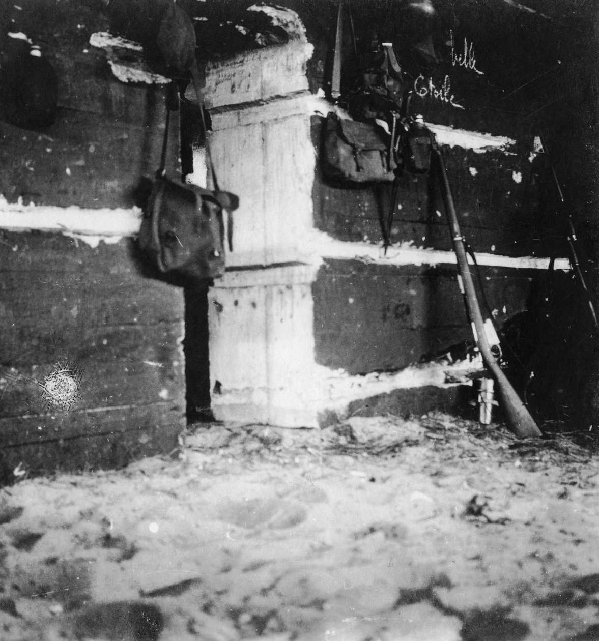 德国独木舟的内部，第一次世界大战，c1914-c1918。 作者 夜莺和公司