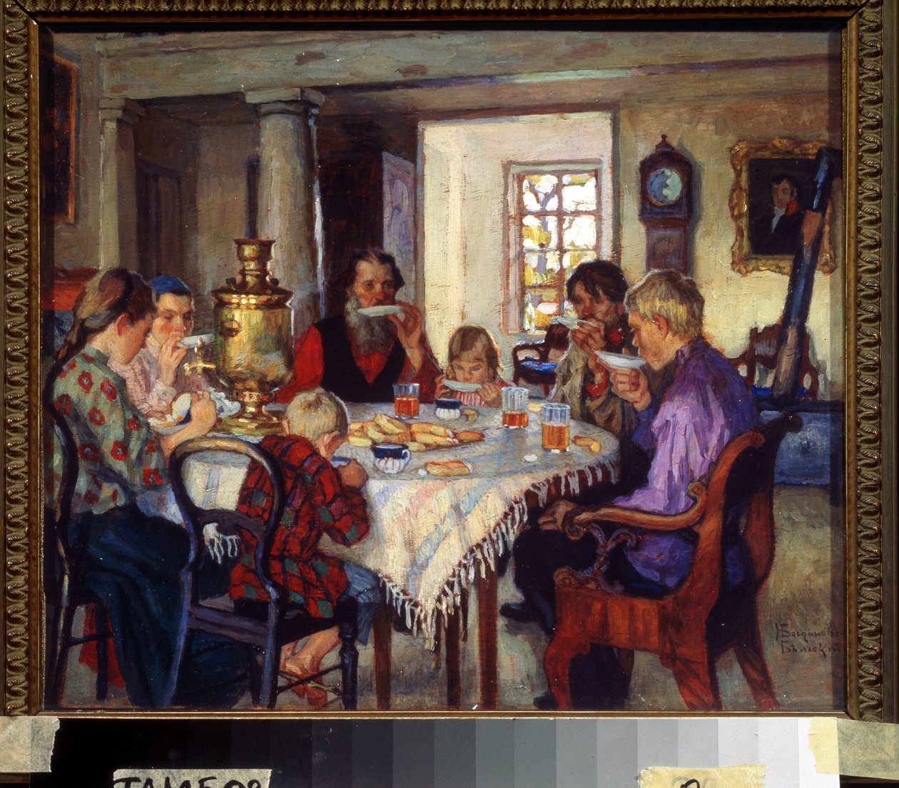 新房主，大家庭在新房子的餐桌旁喝茶，乞求 20 世纪（木板上的油画） 作者 尼古拉·彼得罗维奇·博格达诺夫·贝尔斯基