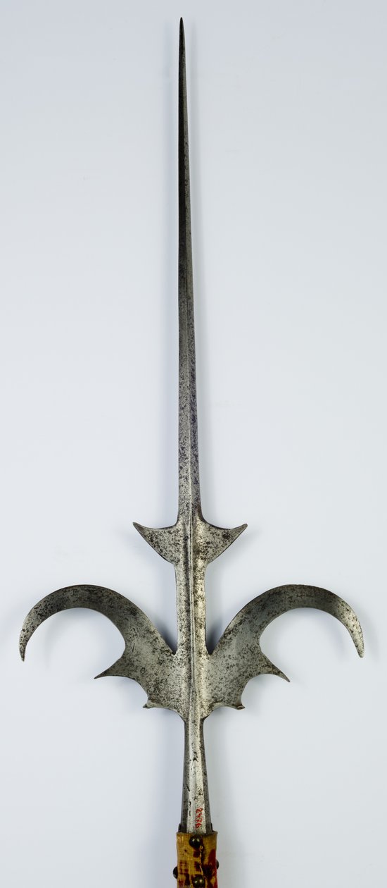 Corsesca，c.1600-20（钢、黄铜和木材，带有现代天鹅绒） 作者 北意大利学校