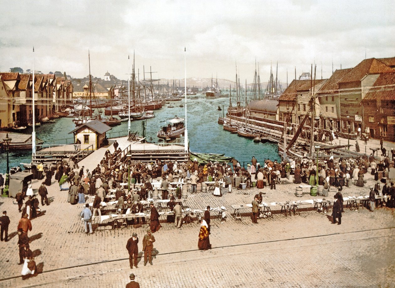 鱼市，卑尔根，酒吧。 c.1900 作者 挪威摄影师