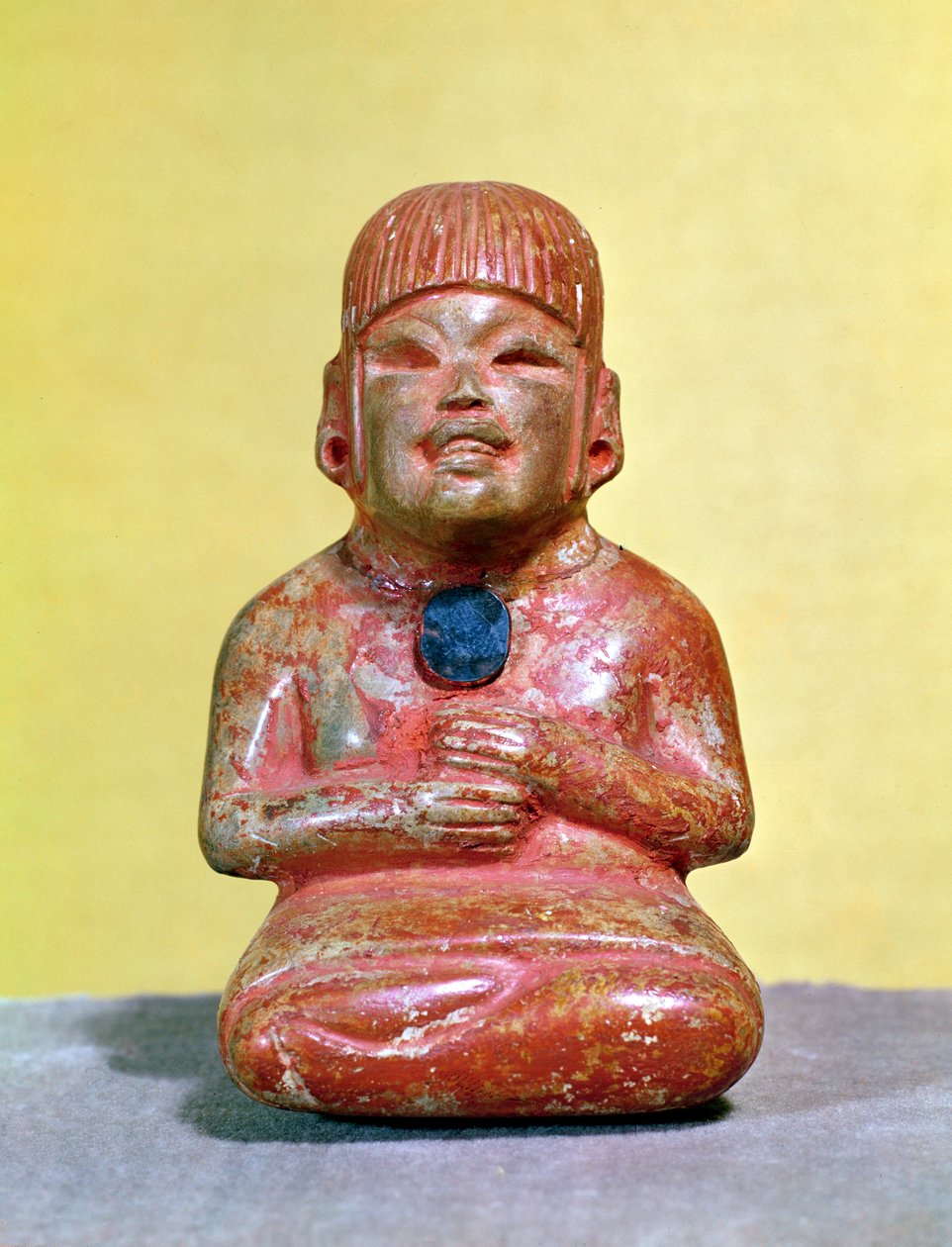 坐着的人物，可能是玉米和喜悦之神最早的代表之一，来自La Venta，Tabasco，Pre-Classic Period（多彩玉） 作者 奥尔梅克