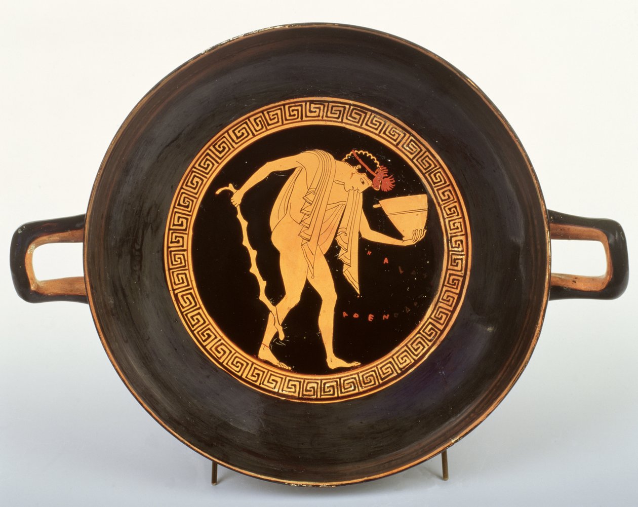 Attic Red-figure kylix，公元前500  -  480年（陶瓷） 作者 Onesimos画家