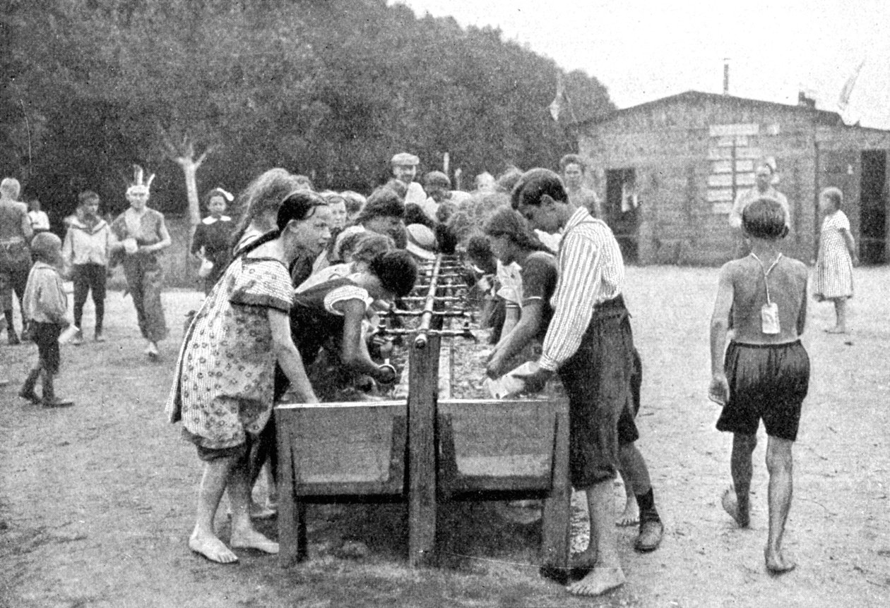 1922年在德国青少年暑假集中营洗礼。 作者 奥托·海克尔