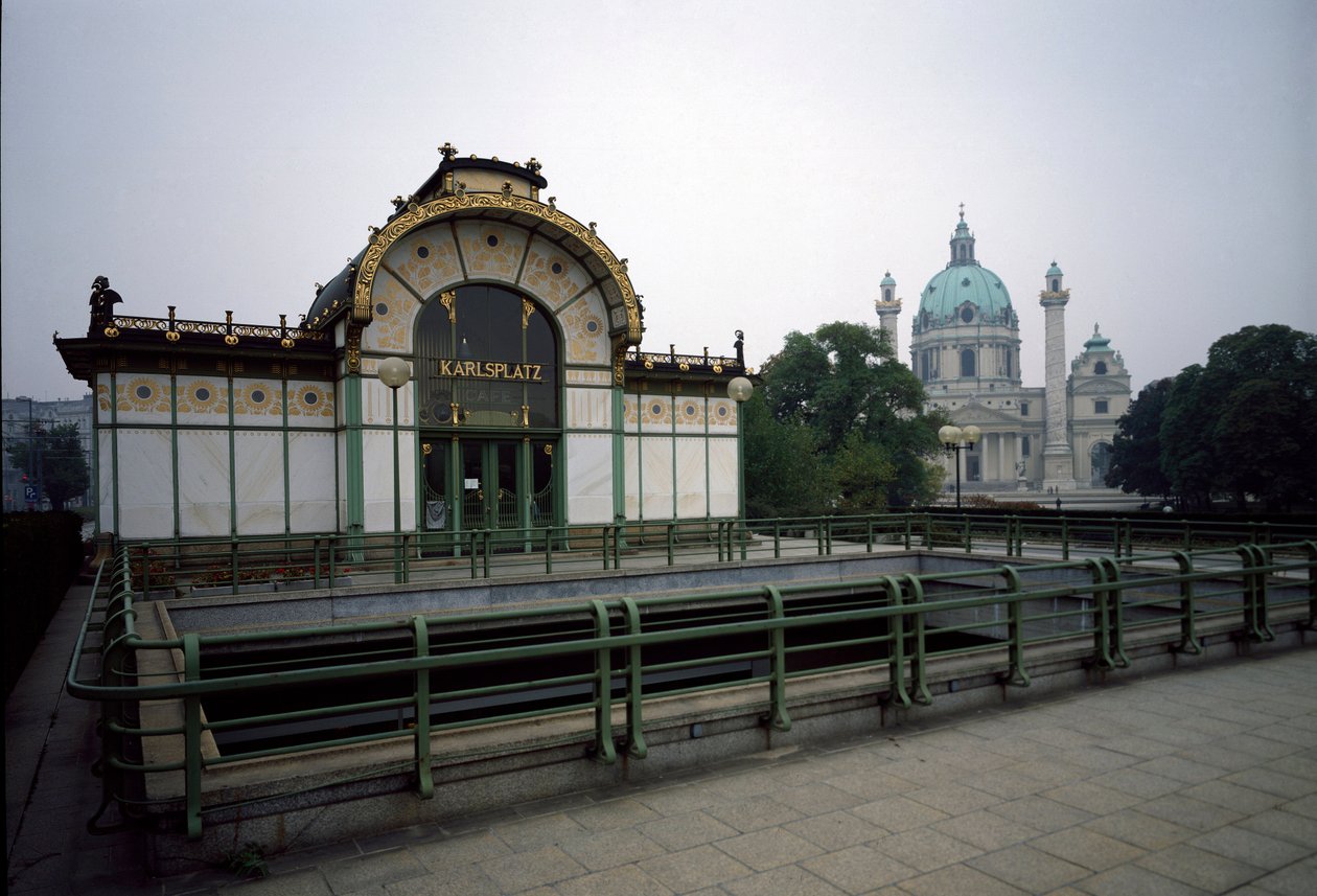 新艺术风格：由建筑师 Otto Wagner (1841-1918) (Viennese Secession) 1894-1899 年在奥地利维也纳制作的 Karlsplatz 地铁站（现为咖啡馆）亭子的景色 作者 奥托·瓦格纳（Otto Wagner）