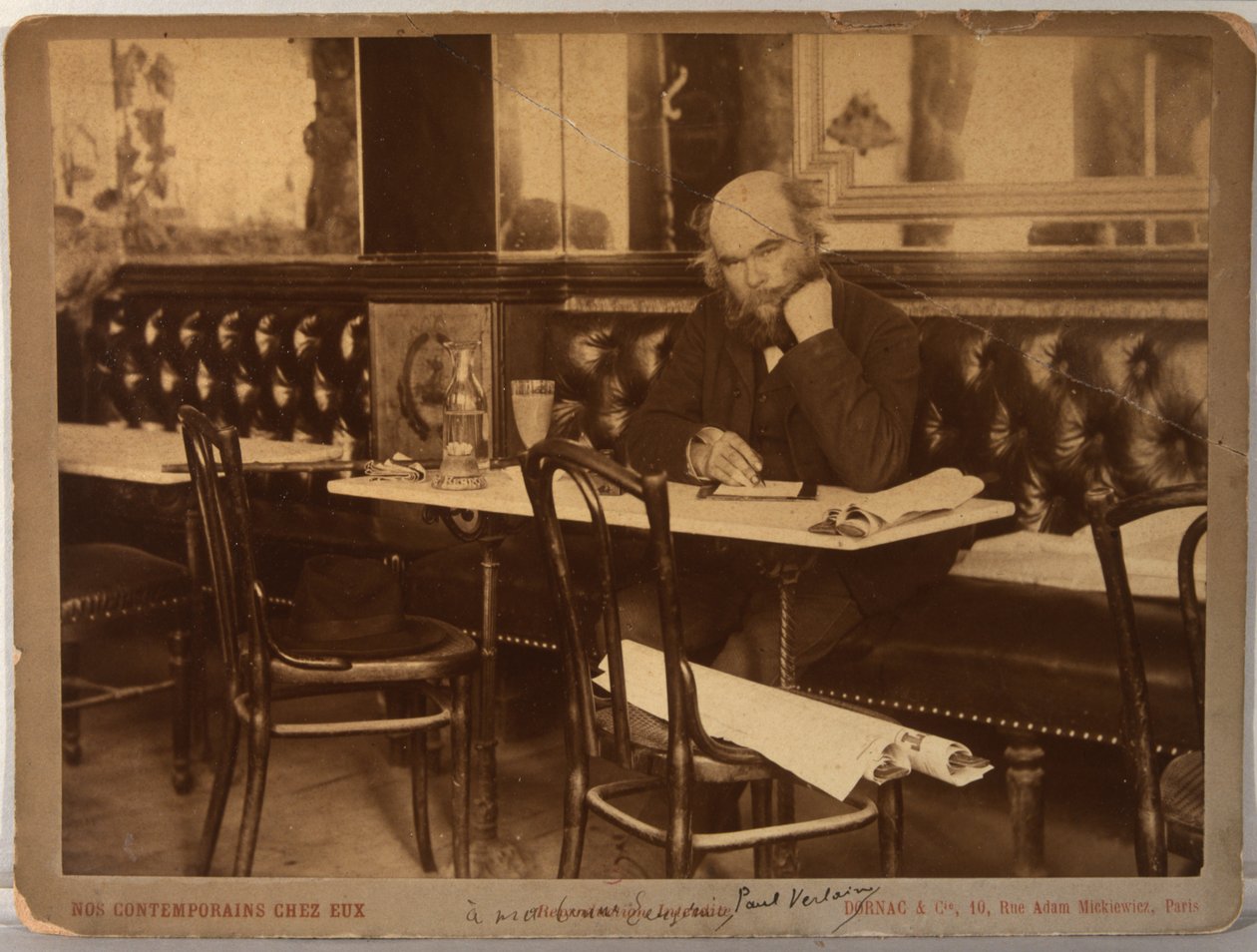 保罗-凡尔纳在巴黎的弗朗索瓦一世咖啡馆，1892年。 作者 保罗·多纳克