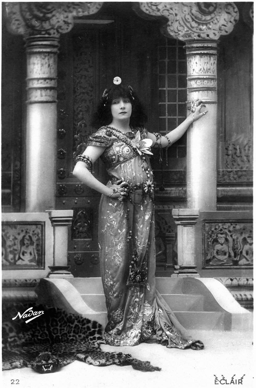 Henriette Rosine Bernard又名Sarah Bernhardt (1844-1923)，扮演Izëyl，明信片 作者 保罗·纳达尔