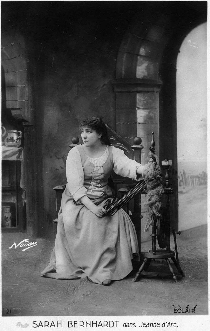 亨丽埃特-罗辛-伯纳德，又名莎拉-伯恩哈特（1844-1923），扮演朱尔斯-巴比耶的 "圣女贞德"。 作者 保罗·纳达尔