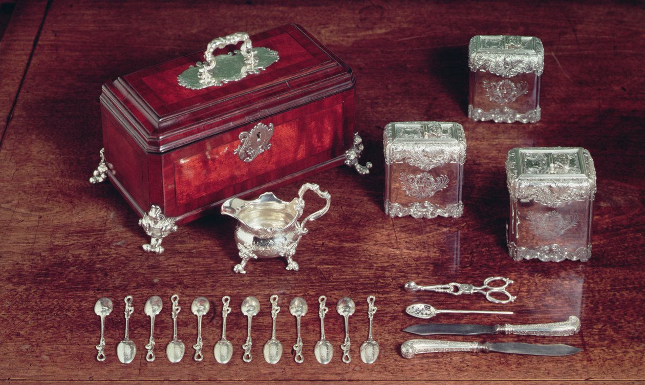 茶具，c.1735（银和木） 作者 保罗·德·拉梅里