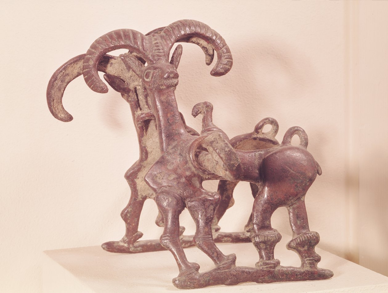 饰有两只山羊的马头，来自伊朗Lorestan，公元前8-7世纪（青铜）。 作者 时代新埃莱姆特