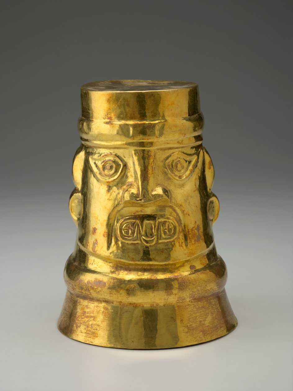 凯罗（礼仪饮酒器），约1000-1476（金合金 作者 秘鲁寿
