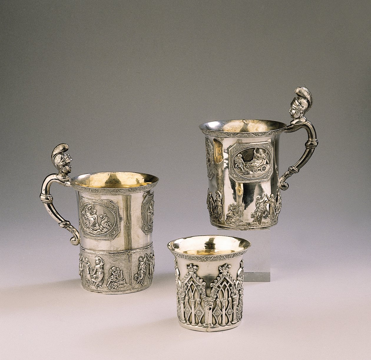 两个杯子，1830年和1795年，以及一个烧杯 作者 彼得·安德里亚斯·莫勒