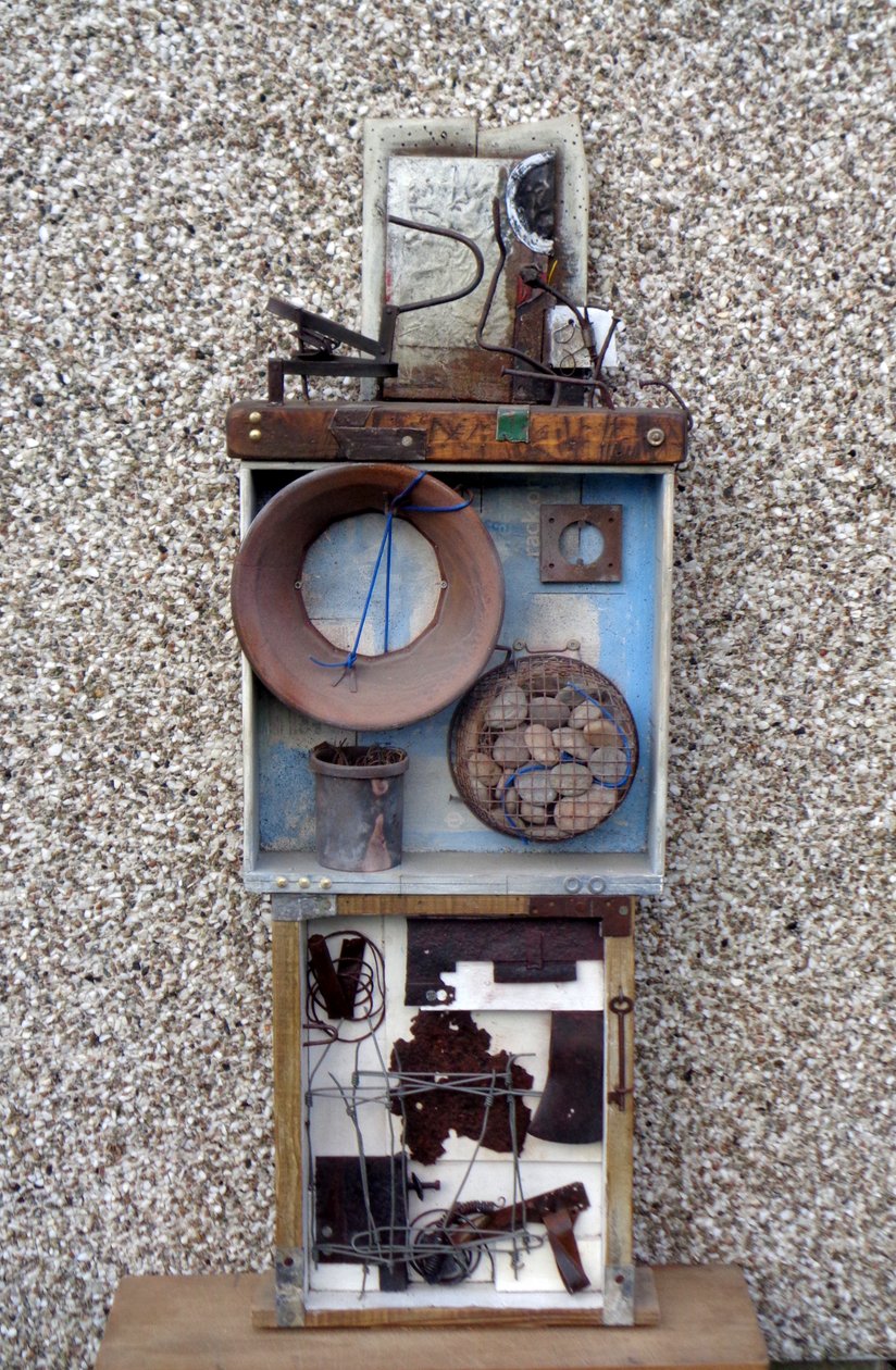 TRIPTYCH SCULPTURE. 作者 彼得麦克卢尔