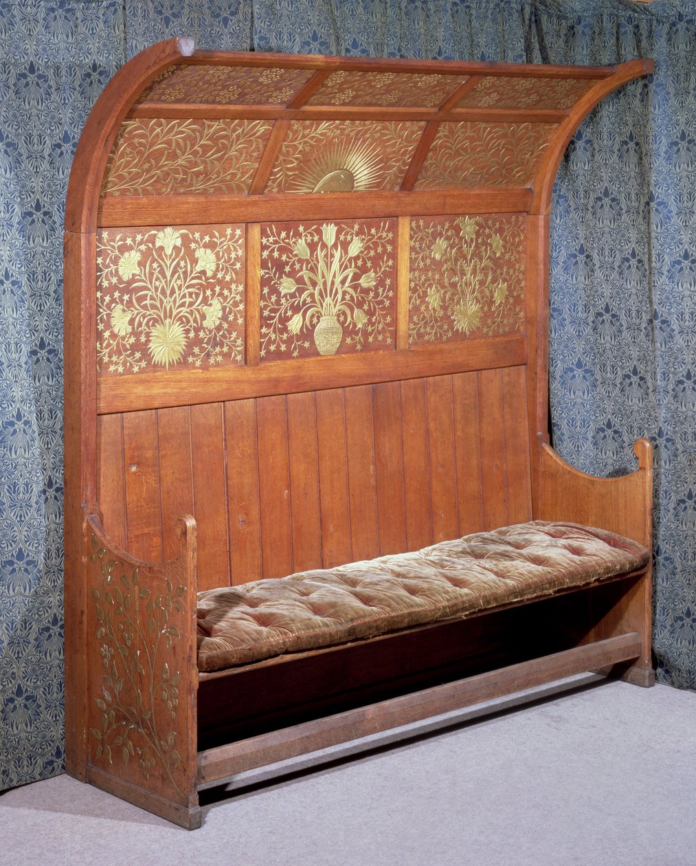 采用镀金石膏装饰，由Morris and Company制造，1865年（橡木） 作者 菲利普·韦伯