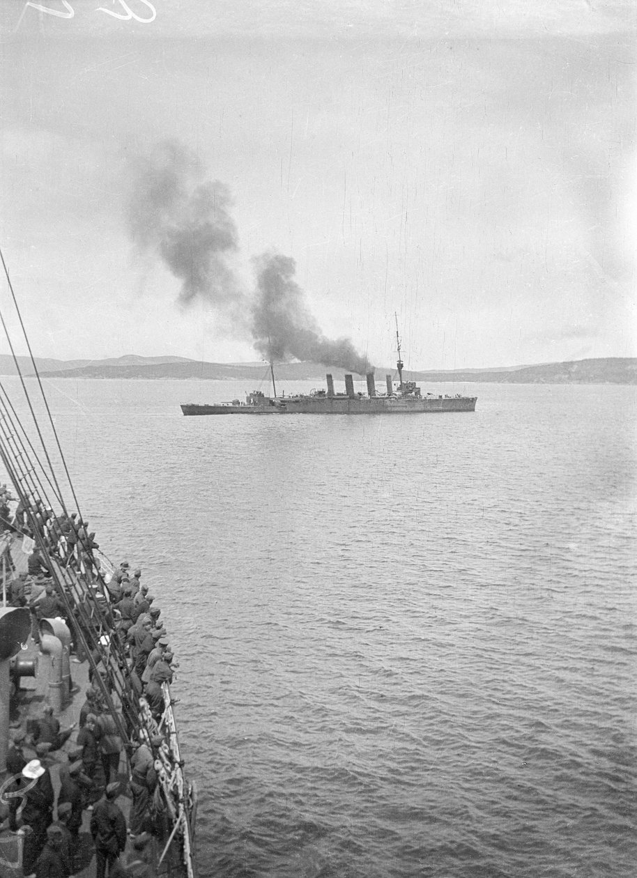 HMAS墨尔本或HMAS悉尼在King George Sound，Albany WA，c。 1914年10月（bw照片） 作者 菲利普·弗雷德里克·爱德华·舒勒