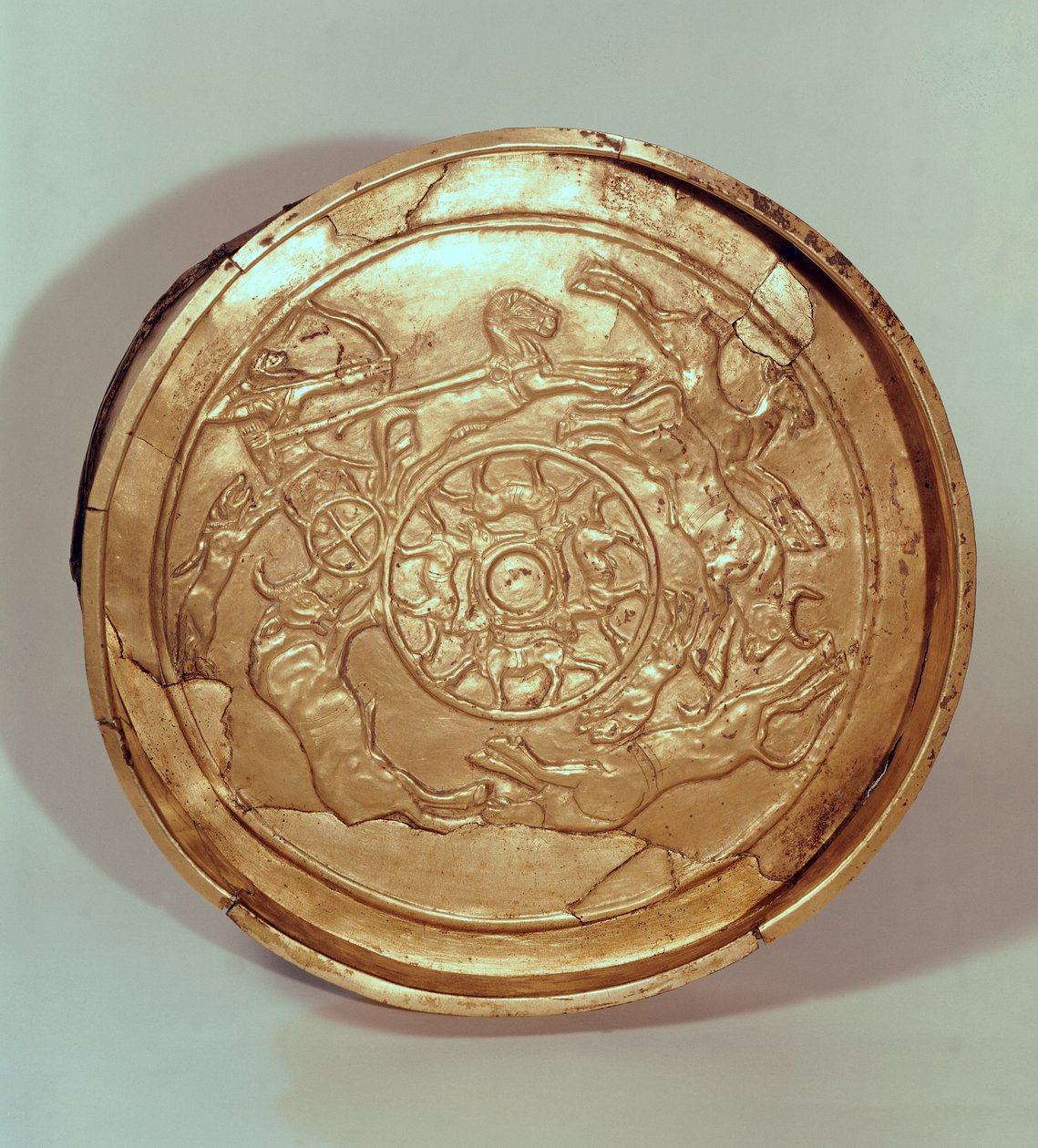 狩猎场景，来自Ras Shamra，Ugarit，公元前1250年至公元前1550年（黄金） 作者 腓尼基人