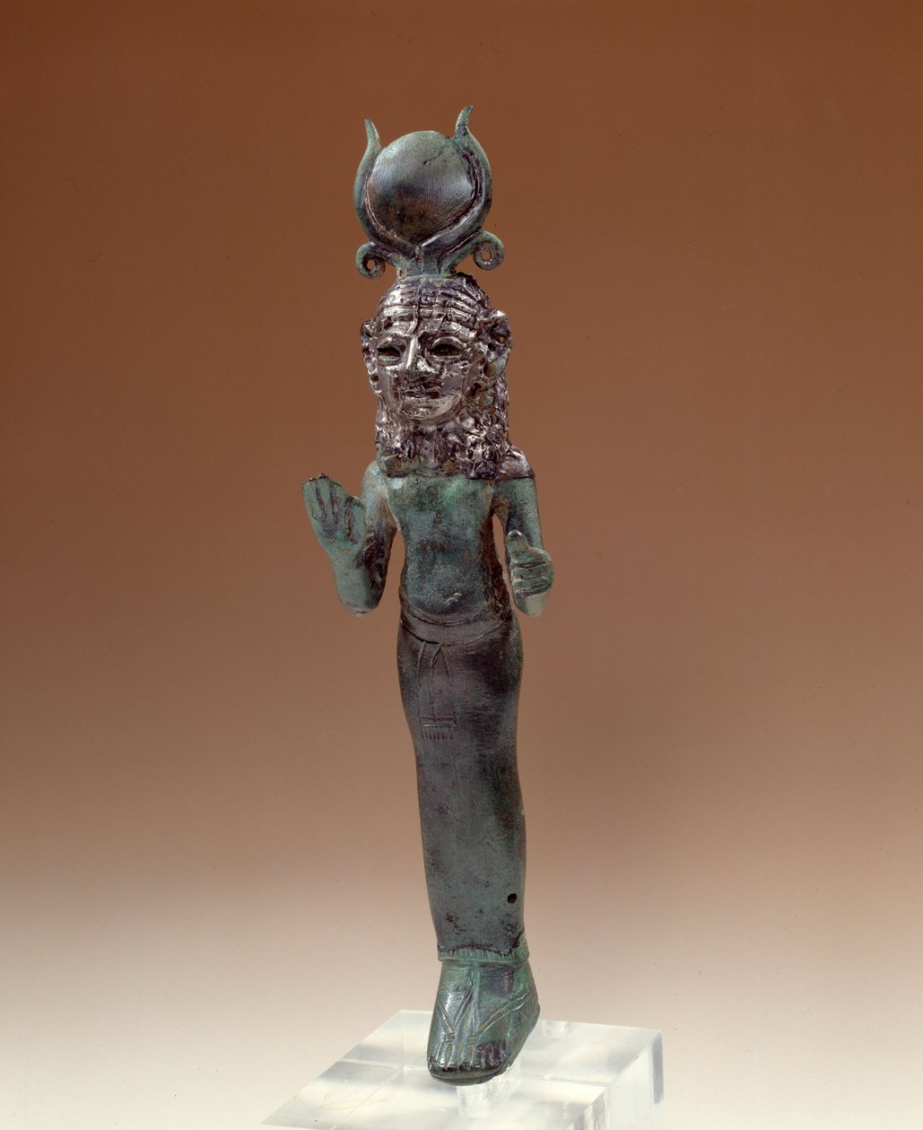 东方古物：腓尼基女神。 青铜和白银雕像。 公元前 700-600 年。 巴黎，卢浮宫博物馆 作者 腓尼基人