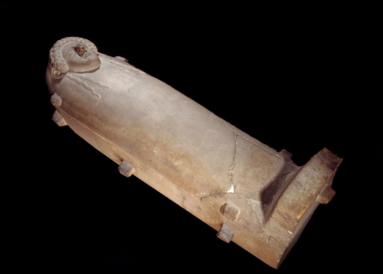 Phenicia: sarcophagus with a human head in white marble from Tripoli, Lebanon. Sun 2,1 m Paris, Musee du Louvre 作者 腓尼基人
