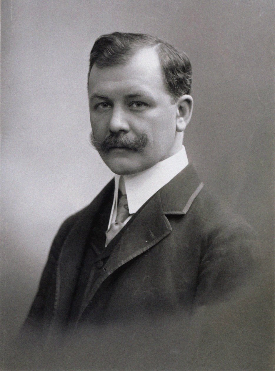作曲家弗朗茨-莱哈尔的肖像 1870-1948。 作者 摄影工作室 C. Pietzner。