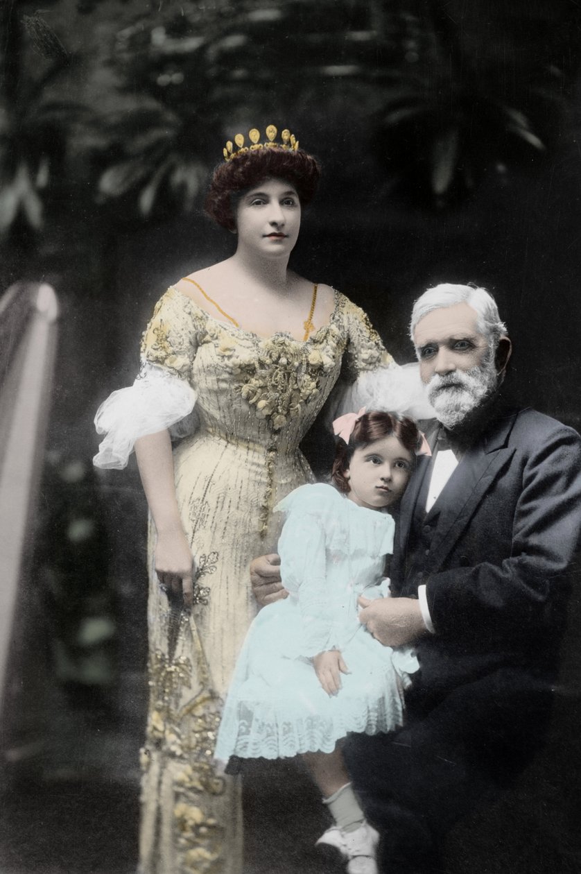 Australian singer Nellie (Nelly) Melba (1861-1931) with her father and an unidentified little girl. Melbourne, Early 20th century Photography 作者 澳大利亚摄影师