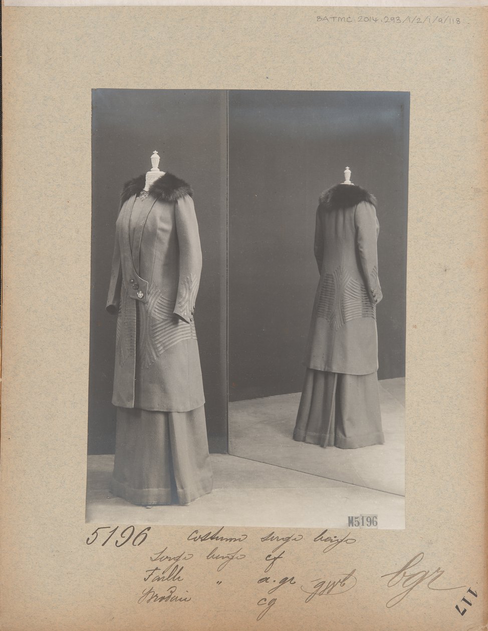 Album Page: House of Worth, Costume 作者 法国摄影师