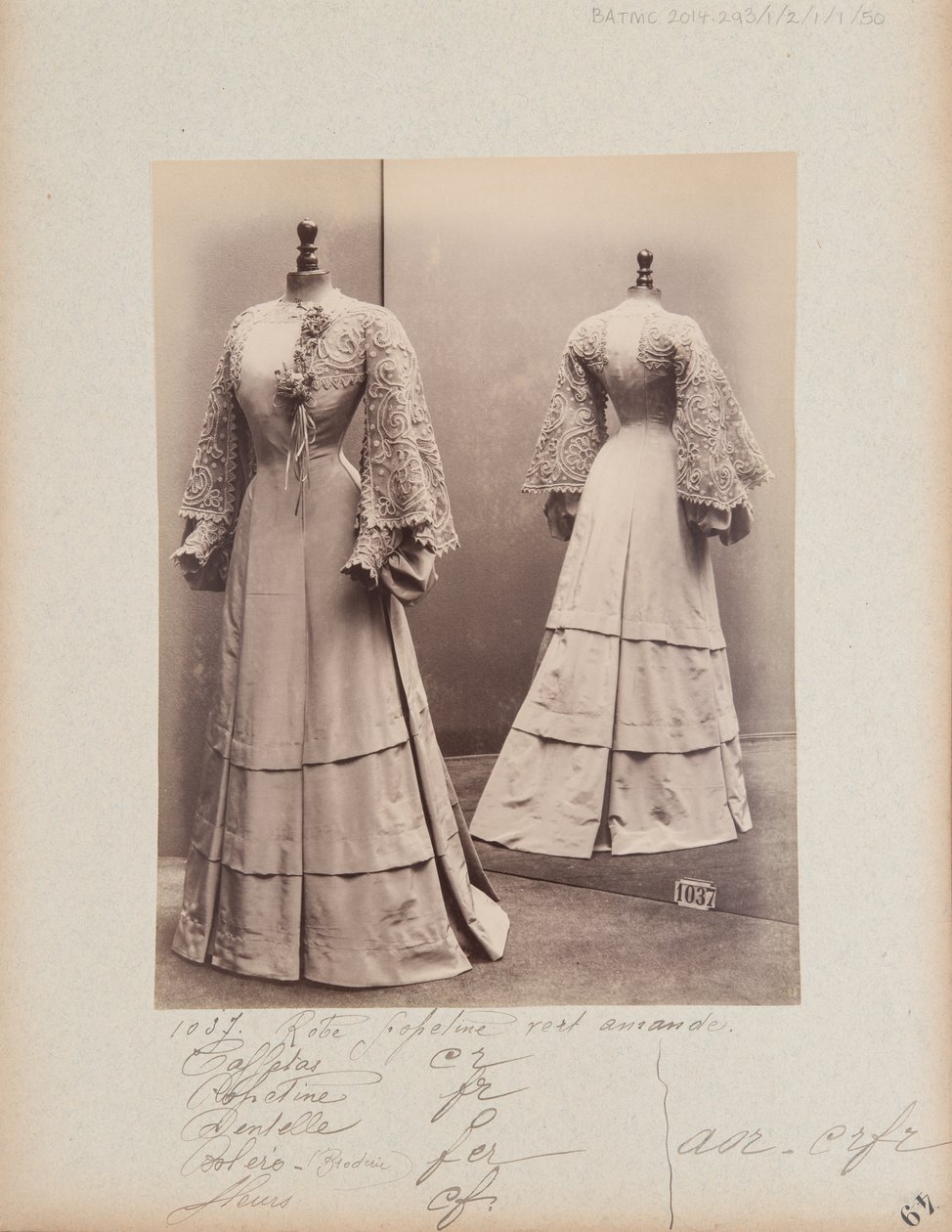 Album Page: House of Worth, Costume 作者 法国摄影师