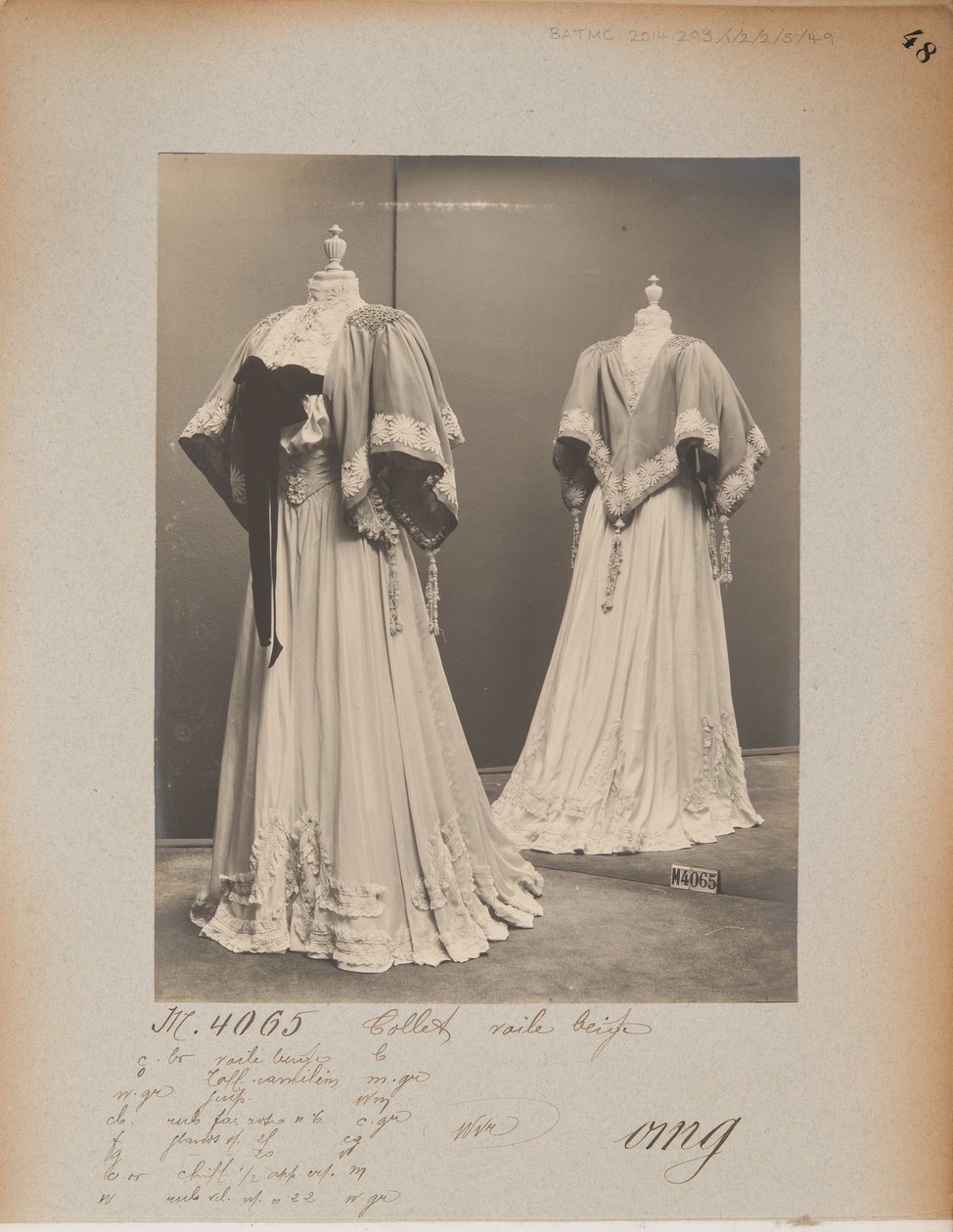 Album Page: House of Worth, Shoulder Cape 作者 法国摄影师