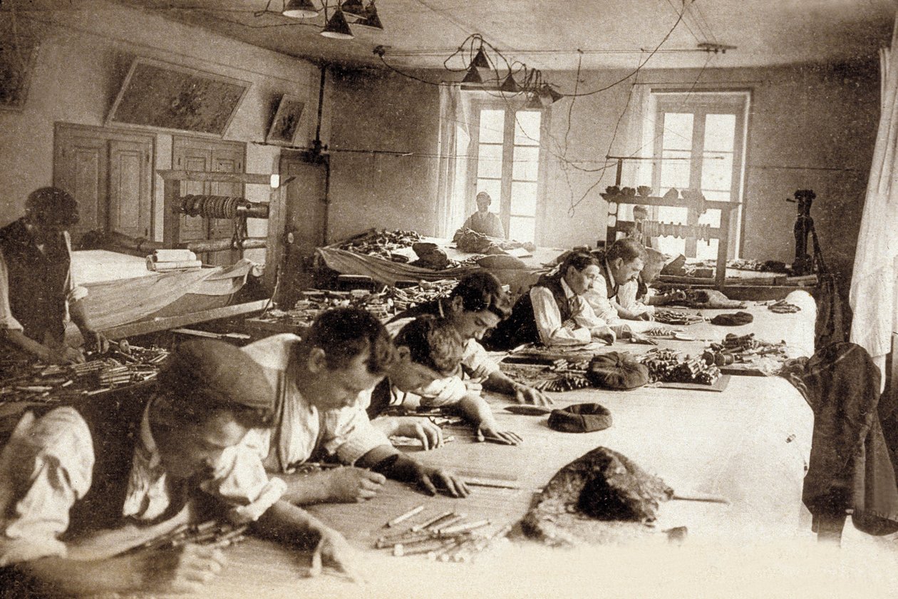 法国奥布松挂毯厂，约 1900 年（黑白照片） 作者 法国摄影师