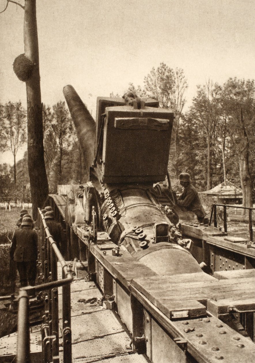 Fast loading rail mounted cannon (b/w photo) 作者 德国摄影师