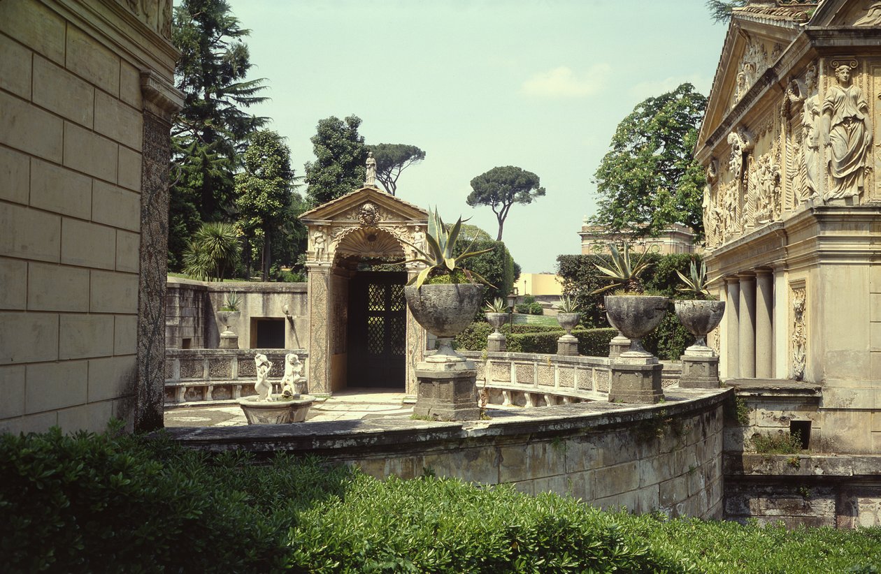 庇护四世的卡西纳庭院，1558-62 作者 皮耶罗·利戈里奥（Piero Ligorio）