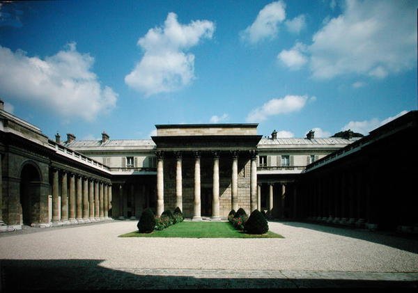Hotel de Salm酒店的庭院景观，Palais de la Legion dHonneur，建于1782年至1887年 作者 皮埃尔二世卢梭