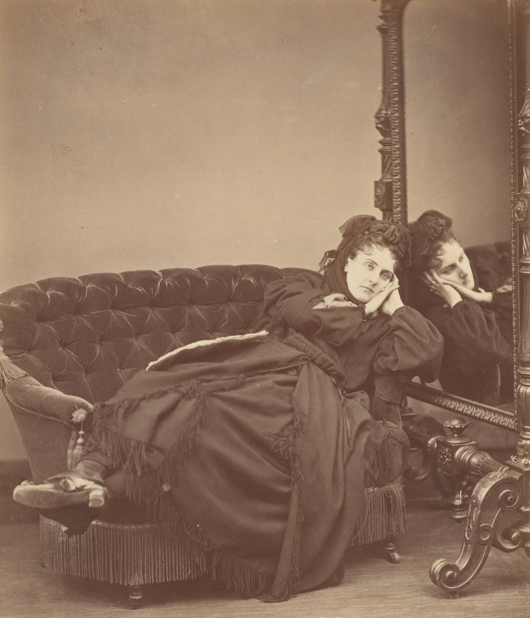 Sèriè à la Ristori, 1860年代。 作者 皮埃尔·路易斯·皮尔森