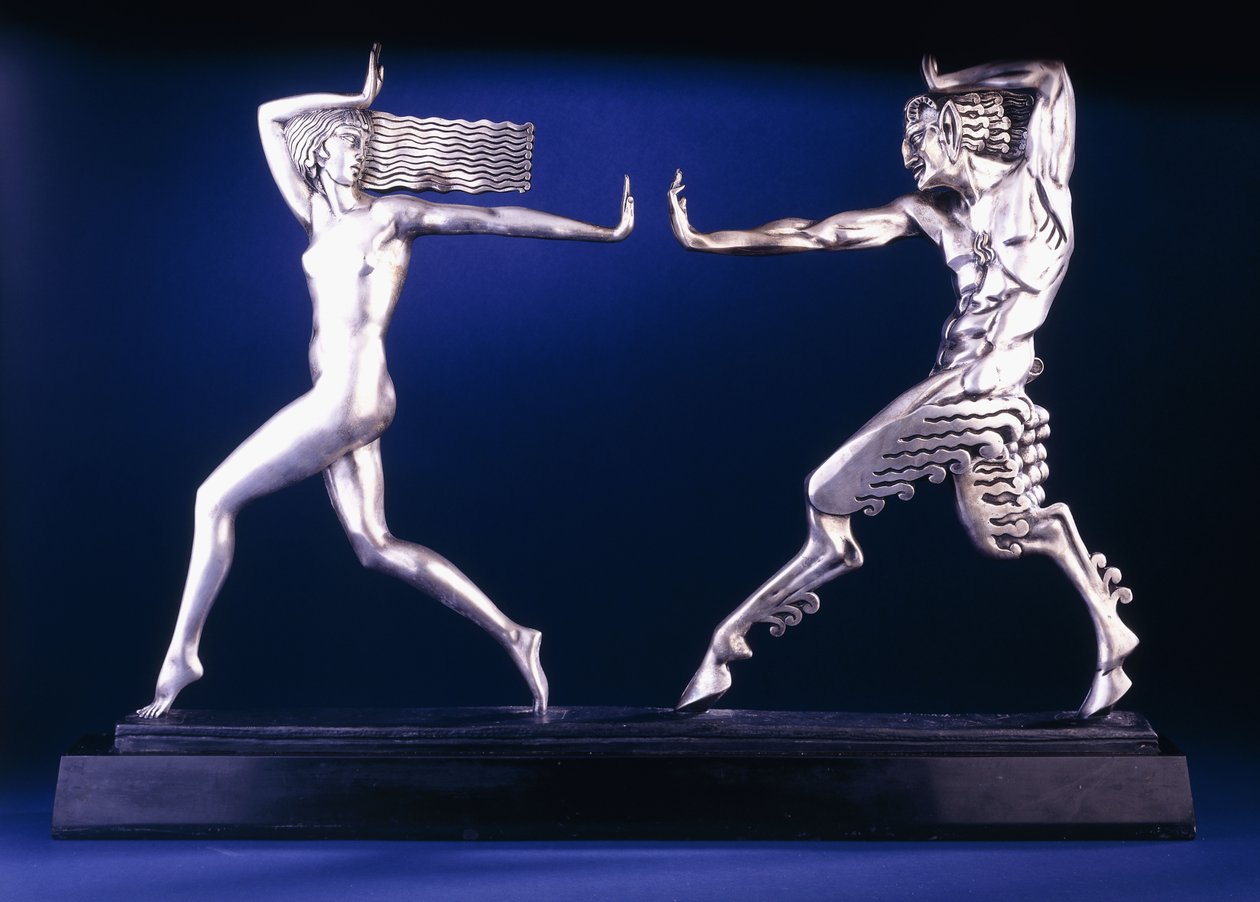 Nymph and Faun小组，二十世纪（大理石底座上的镀银青铜） 作者 皮埃尔·勒·法瓜（Pierre le Faguays）