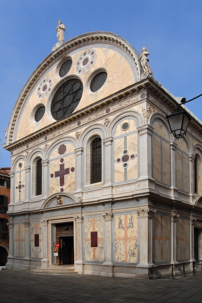 2007年皮耶罗-隆巴多父子在威尼斯（Venezia）拍摄的圣玛丽亚教堂（Santa Maria dei Miracoli）景观。 作者 Pietro Tullio 和 Antonio I Lombardo