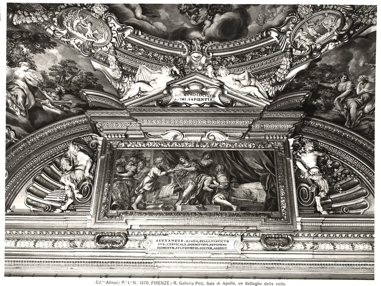 “Sala di Apollo”（阿波罗大厅）天花板装饰细节描绘亚历山大阅读荷马（壁画）（黑白照片） 作者 Pietro da Cortona