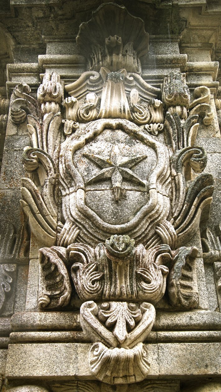葡萄牙拉梅戈的Santuário de Nossa Senhora dos Remédios方尖碑的北面。1738年（花岗石 作者 葡萄牙语学校
