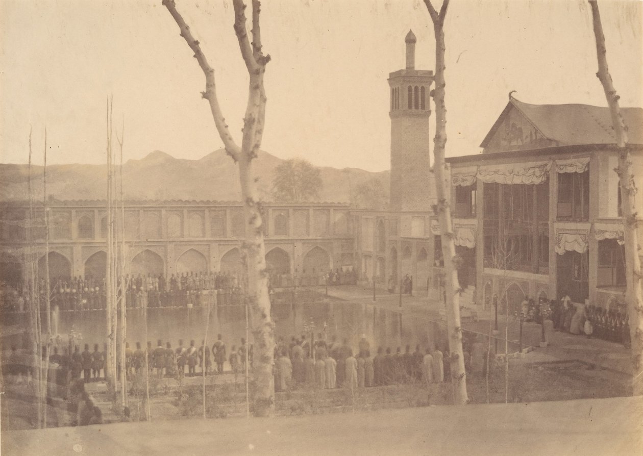 [Palace of the Shah, Paying respects to the ShahFete de Salam, Teheran, Iran [same a..., 1840s-60s. 作者 可能是路易吉·佩斯 (Luigi Pesce) 的作品。
